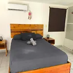 Equipped Yaxkin Studio On Downtown, 3 Blocks Away From Sea, Close To Restaurants