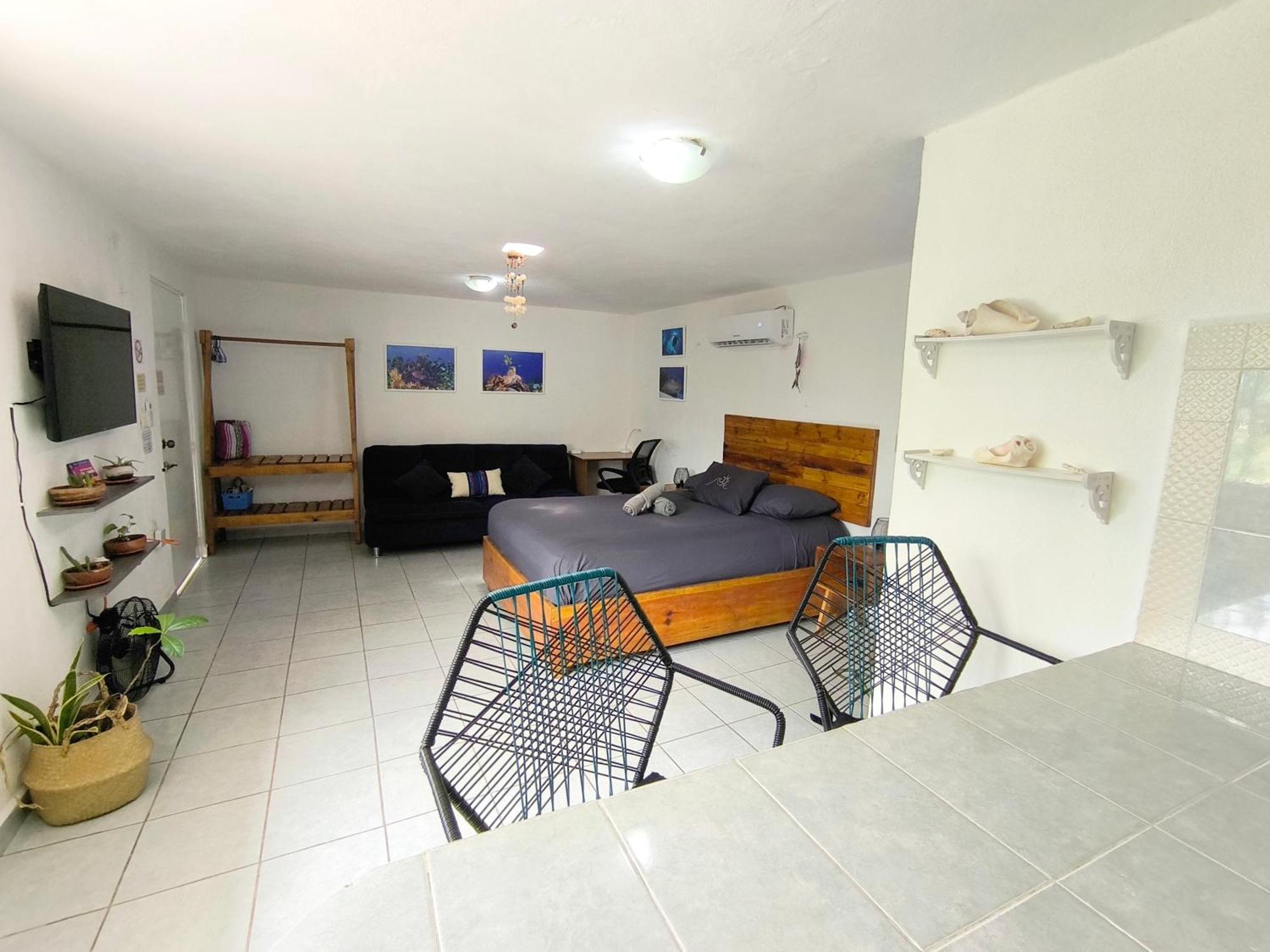 Equipped Yaxkin On Downtown, 3 Blocks Away From Sea, Close To Restaurants Cozumel