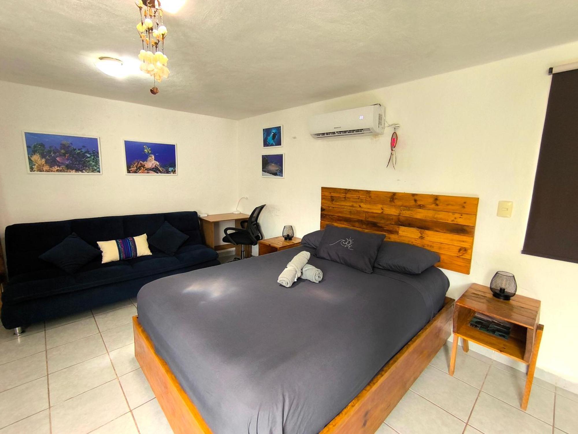 Equipped Yaxkin On Downtown, 3 Blocks Away From Sea, Close To Restaurants