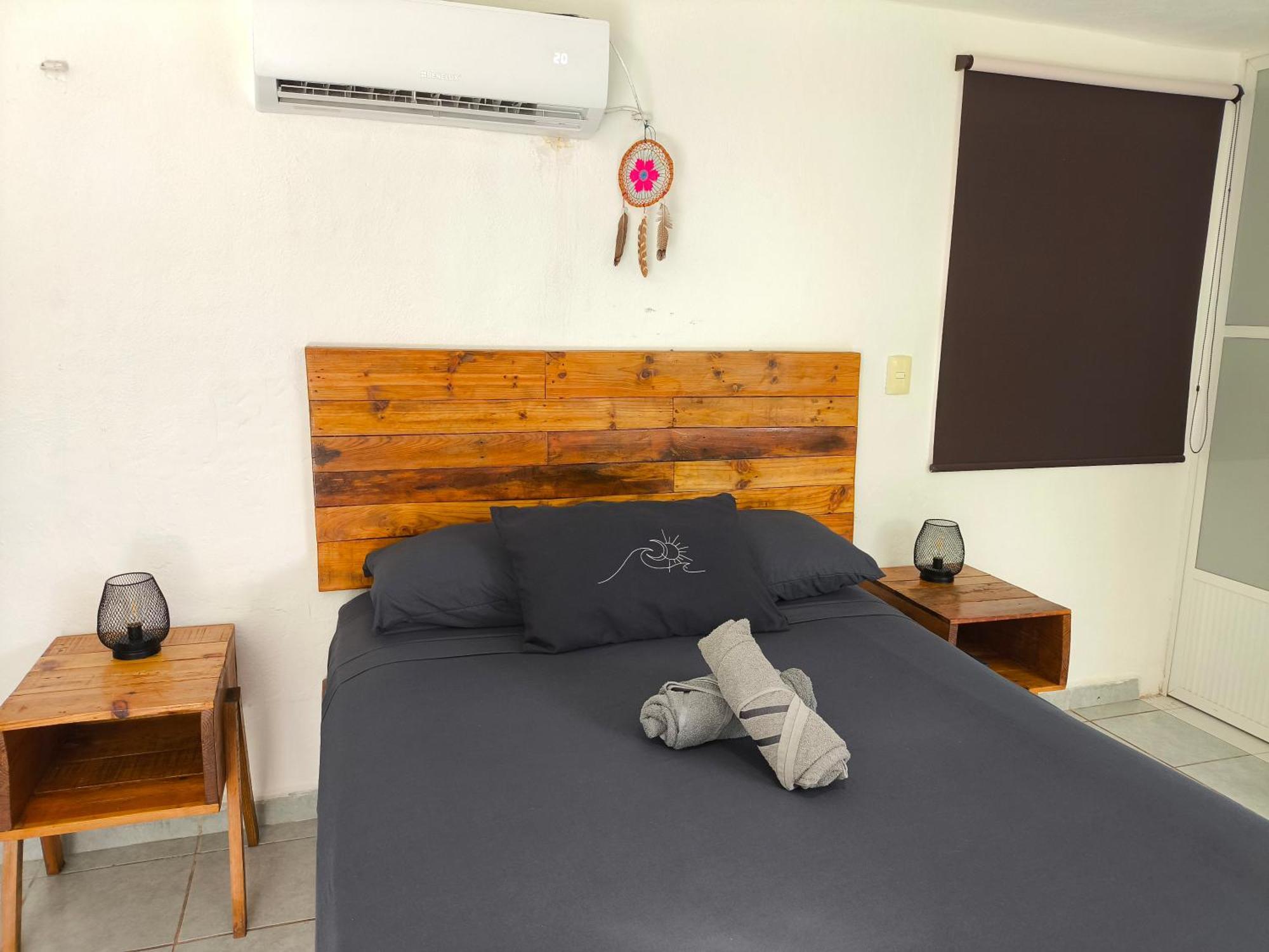 Equipped Yaxkin On Downtown, 3 Blocks Away From Sea, Close To Restaurants